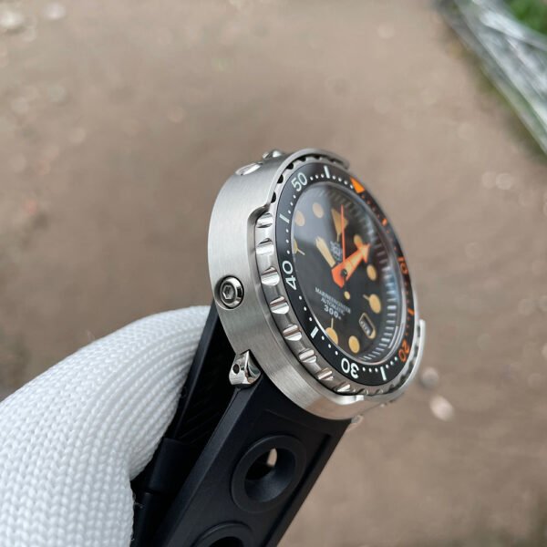 Steeldive Vintage SD1975V Tuna Dive Watch - Image 5